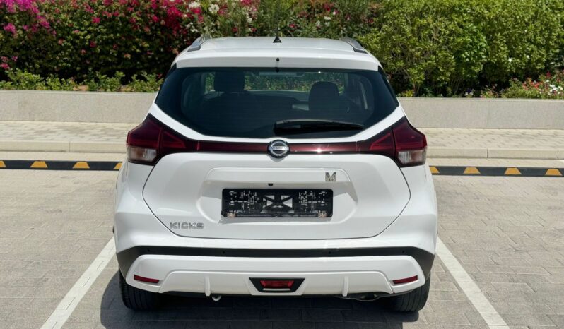 NISSAN KICKS WHITE 2022 full