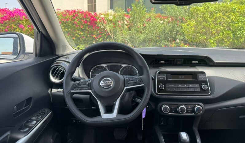 NISSAN KICKS WHITE 2022 full