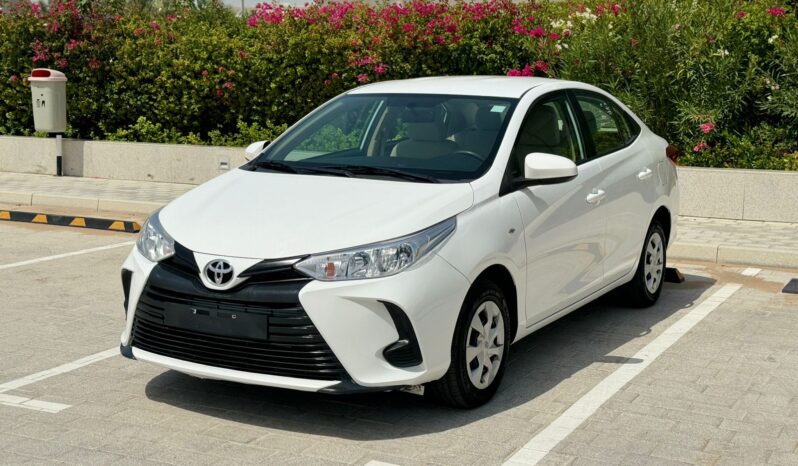 YARIS 2022 WHITE full