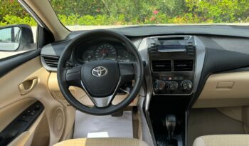 YARIS 2022 WHITE full