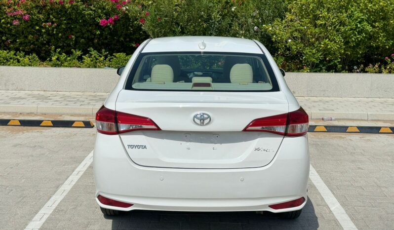 YARIS 2022 WHITE full