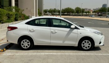 YARIS 2022 WHITE full