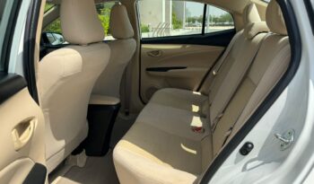 YARIS 2022 WHITE full